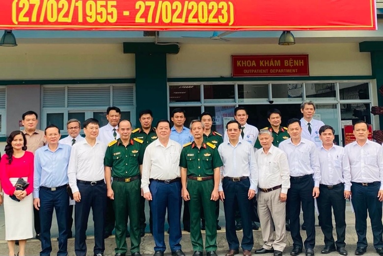 Thay thuoc Viet Nam anh 3