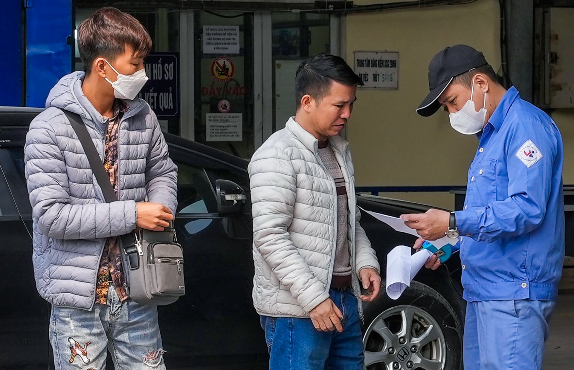 Ha Noi qua tai dang kiem, chi con 13/31 tram hoat dong hinh anh