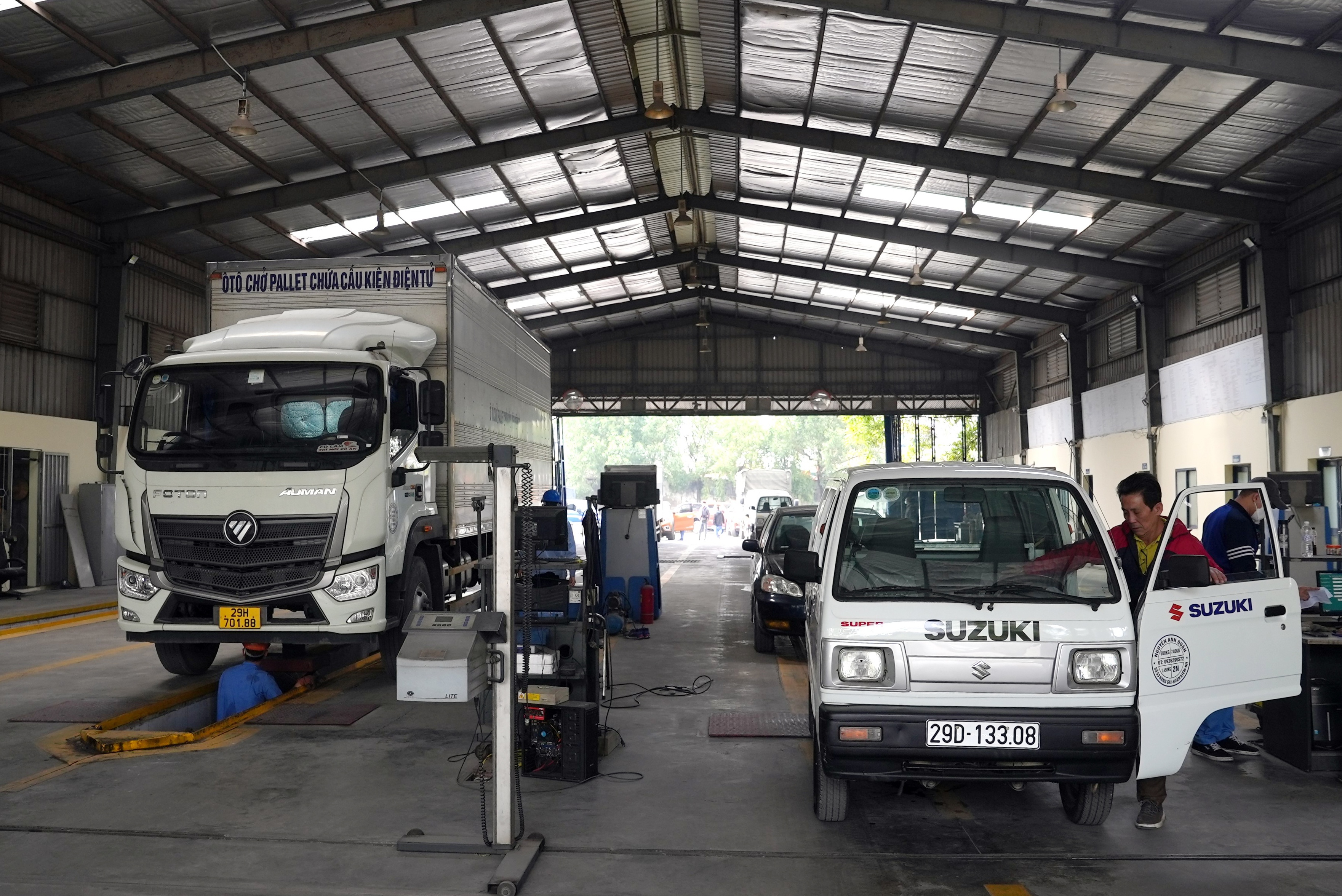 Mo lai 2 trung tam dang kiem o Ha Noi tu 10/3 hinh anh