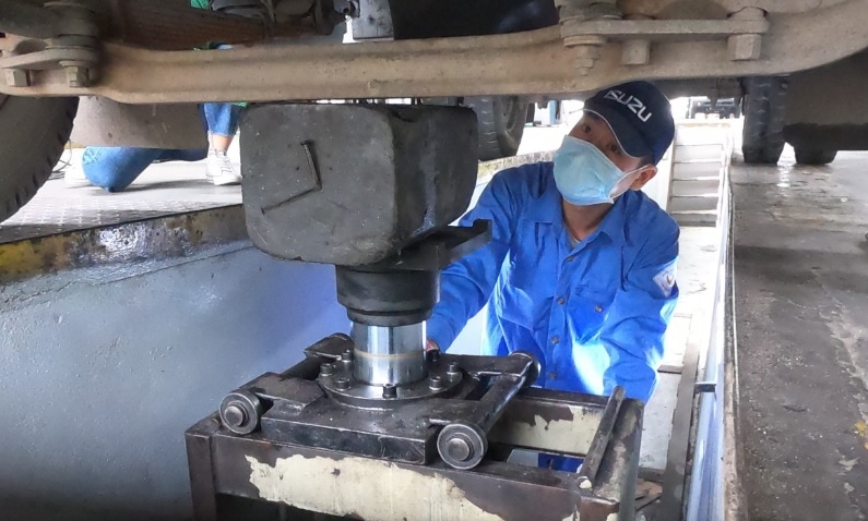 Pho thu tuong: Huy dong nhan luc dang kiem 'chi vien' Ha Noi, TP.HCM hinh anh