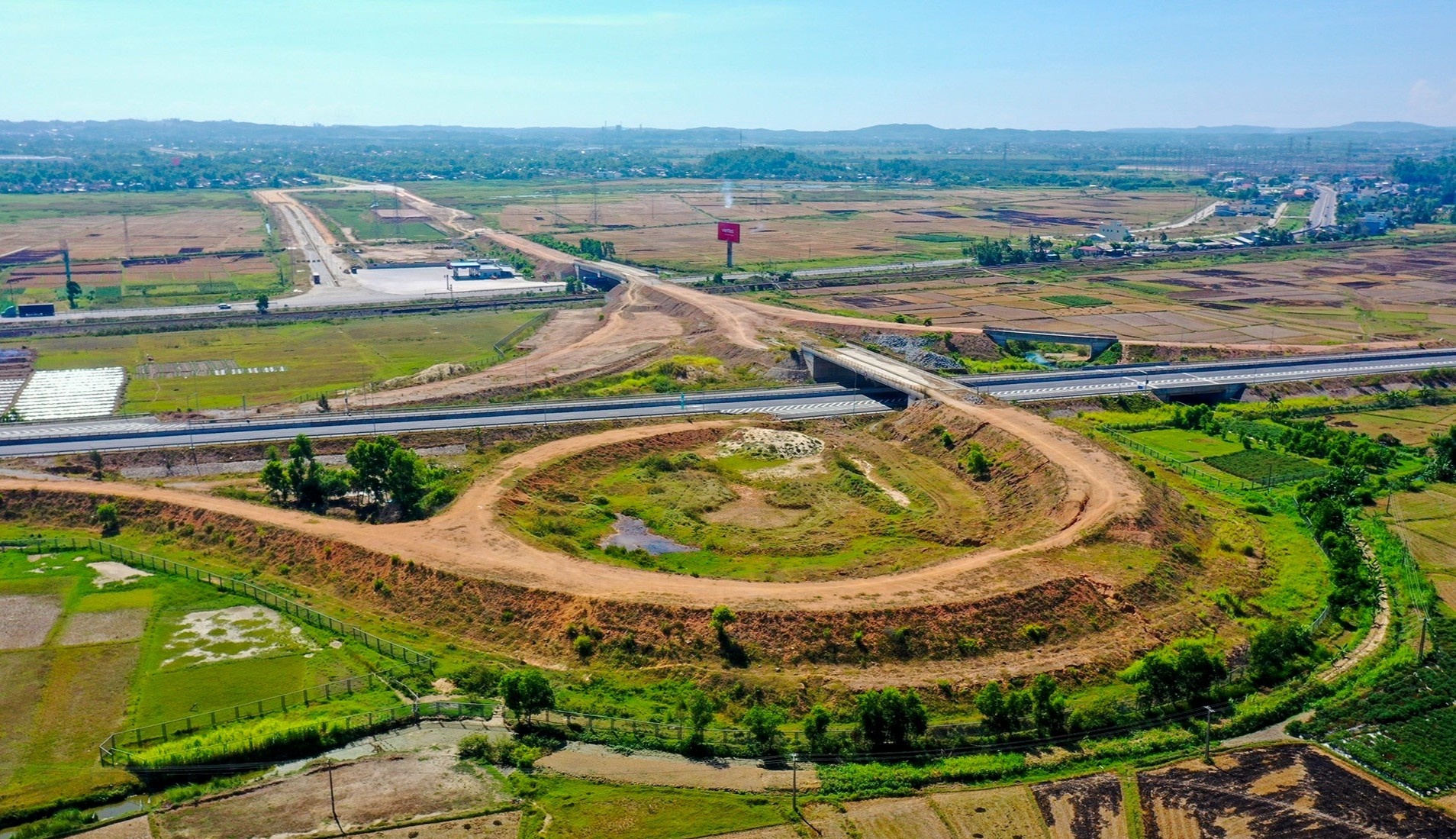 Cao toc thong xe 5 nam van dang do, phai rot them 1.270 ty dong hinh anh