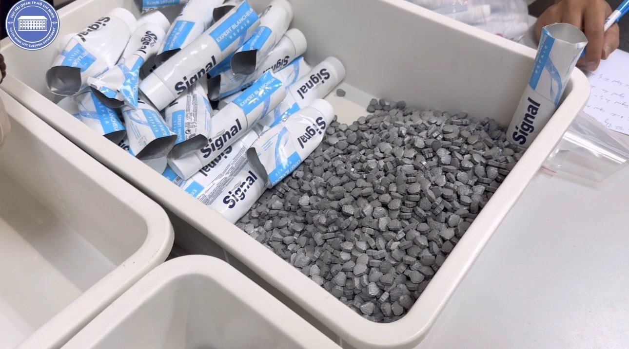 Yeu cau ky luat nguoi dung dau sau vu tiep vien hang khong xach ma tuy hinh anh