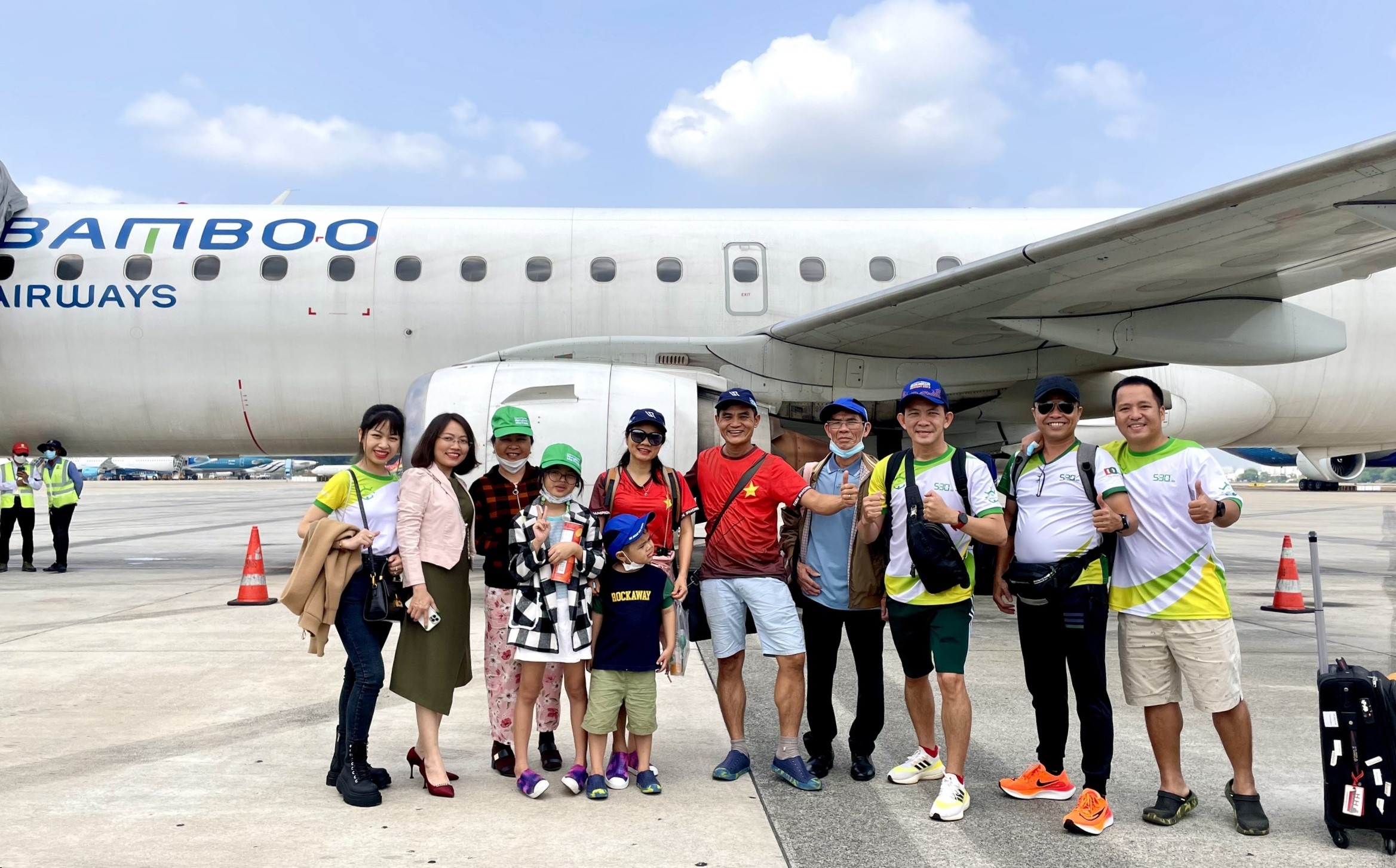 May bay tu TP.HCM di Dien Bien phai dap tai Ha Noi vi may mu hinh anh