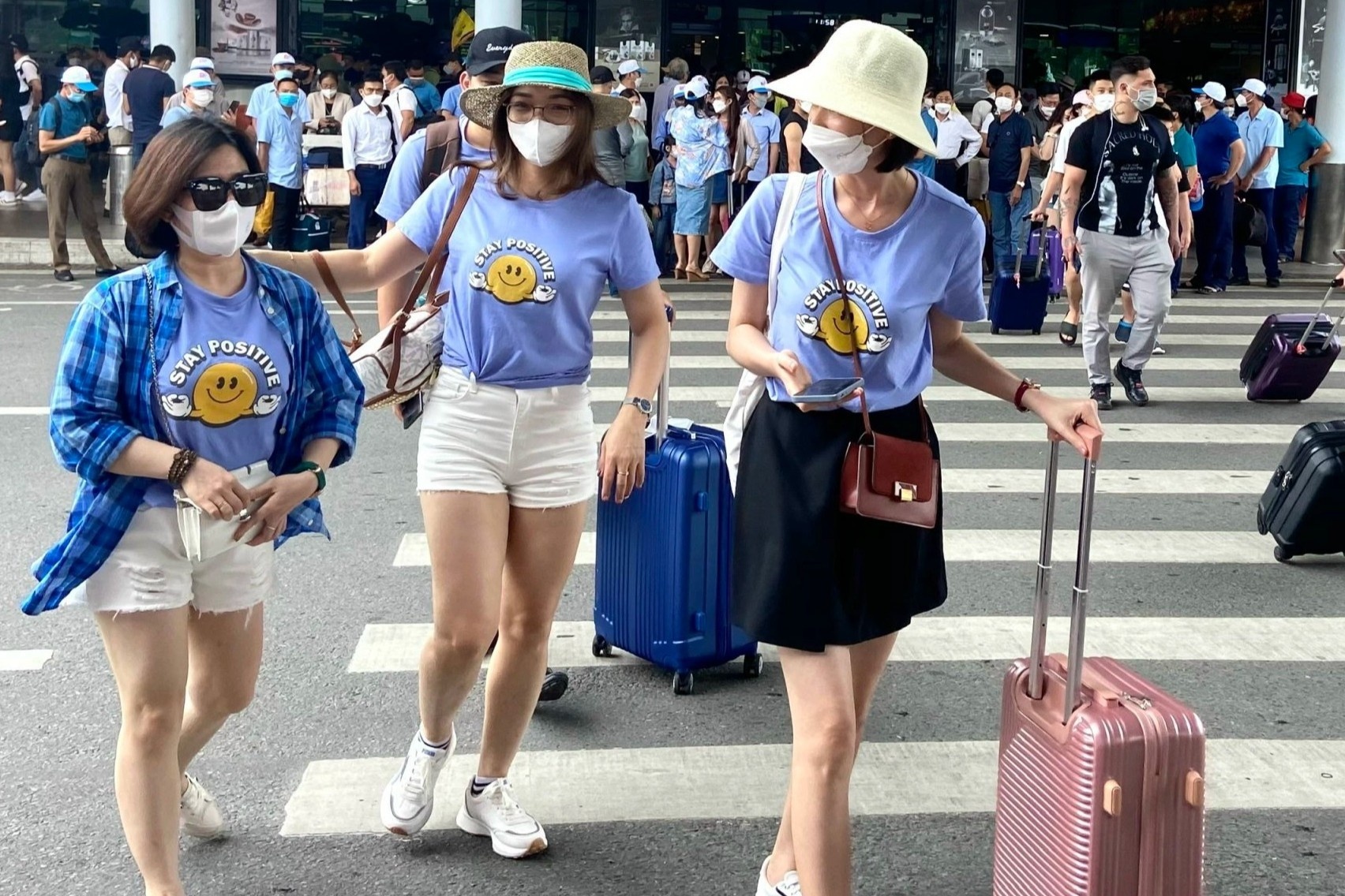 Chang bay Ha Noi - Hue, TP.HCM - Tuy Hoa 'chay ve' dip 30/4 hinh anh