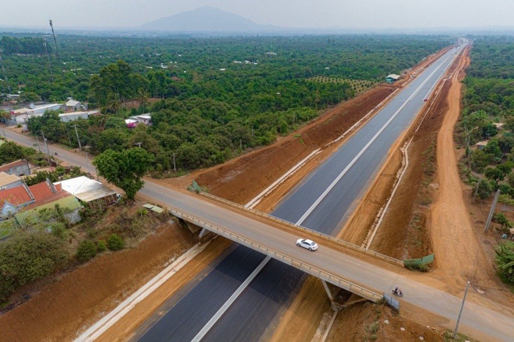 Cao toc Phan Thiet - Dau Giay, Mai Son - QL45 cho xe luu thong tu 29/4 hinh anh
