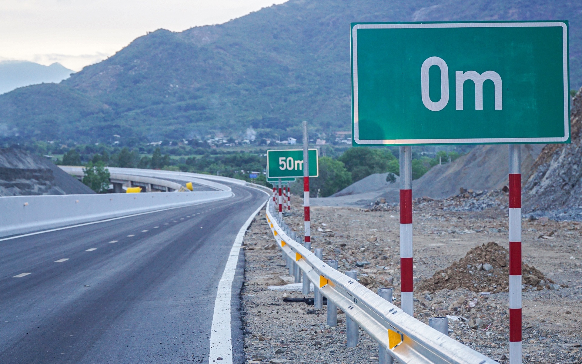 Thong xe cao toc Nha Trang - Cam Lam, Phan Thiet - Vinh Hao tu 19/5 hinh anh