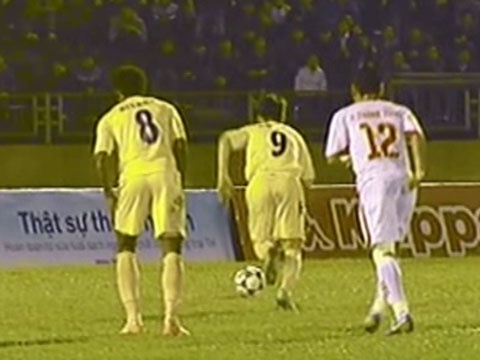 SL Nghe An 3-1 Hai Phong: Cong Vinh di vao lich su hinh anh