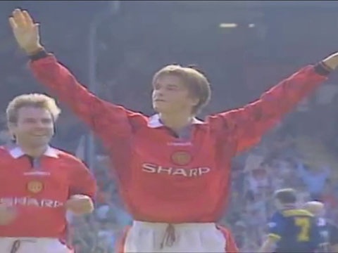 Ban thang cua Beckham vao luoi Wimbledon nam 1996 hinh anh