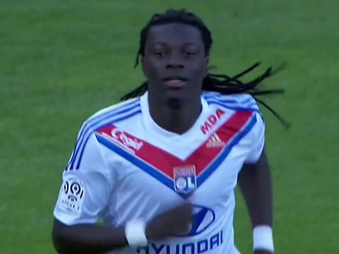 Sao Lyon ghi ban dep nhat vong 30 Ligue 1 hinh anh