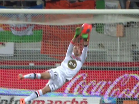 Top 5 pha cuu thua xuat than vong 30 Ligue 1 hinh anh