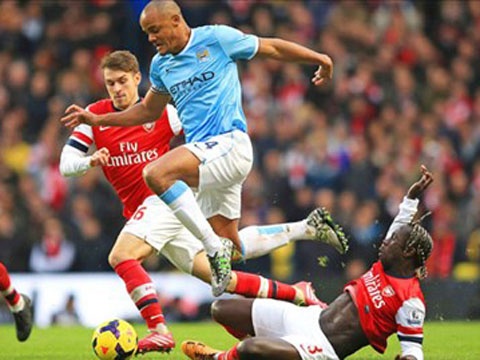 Arsenal - Man City: Phao lai sa lay hinh anh