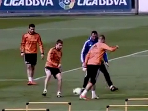 Pha danh got xau kim dieu nghe cua Ramos hinh anh