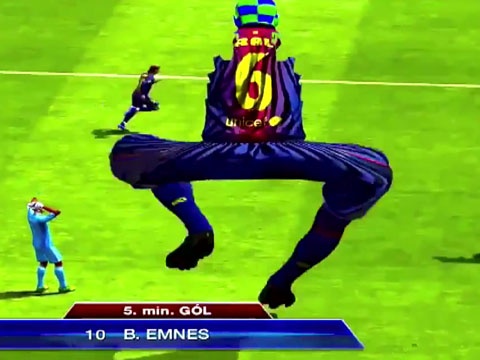 Nhung tinh huong hai huoc trong FIFA 14 hinh anh