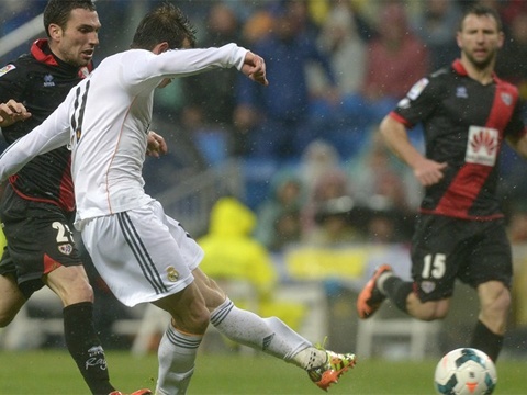 Pha solo ghi ban ngoan muc cua Bale vao luoi Rayo Vallecano hinh anh