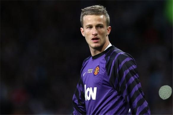 Lindegaard bay nguoi cuu thua sau cu sut cua Cisse hinh anh
