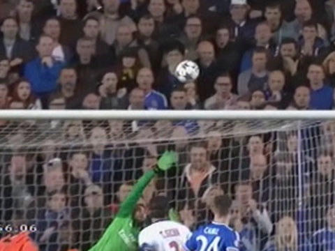 Pha sut phat trung xa ngang cua Oscar hinh anh