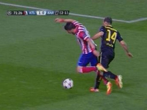 Clip 3 tinh huong trong tai nuong tay voi Barca hinh anh