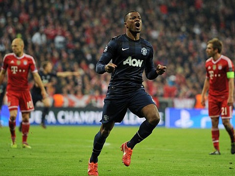 Evra ghi ban dep nhat luot ve tu ket Champions League hinh anh