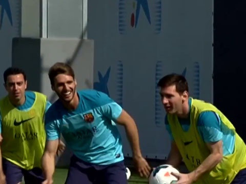 Cau thu Barca vui nhu tet tren san tap hinh anh