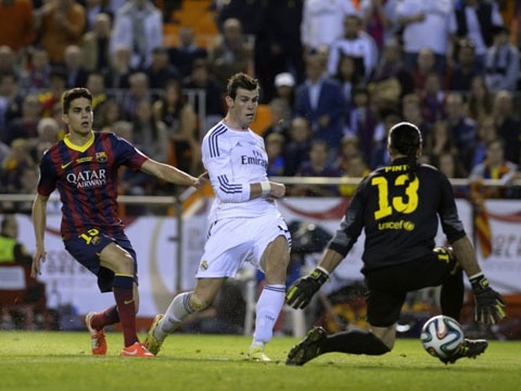 Pha chay nuoc rut ghi ban cua Gareth Bale dep nhat tuan hinh anh