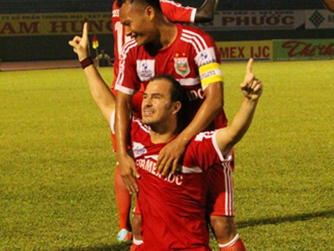 Binh Duong 2-1 Nghe An: Tran cau kich tinh hinh anh