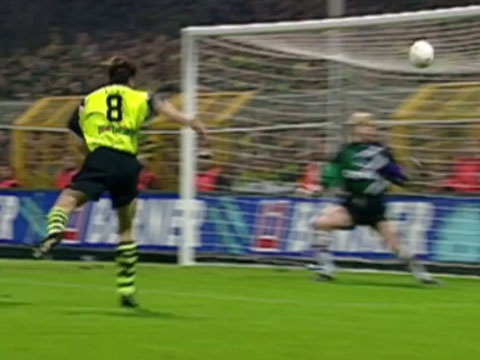 10 ban thang dep nhat lich su cua cac huyen thoai Dortmund hinh anh