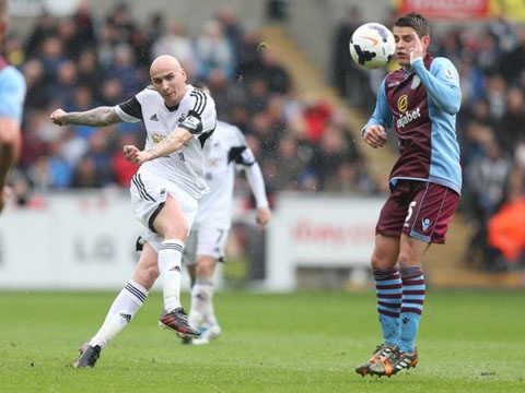 Pha bat volley tuyet dinh tu giua san cua cuu sao Liverpool hinh anh