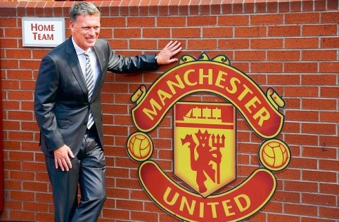 David Moyes bị Man United sa thải sau 10 tháng gắn bó.