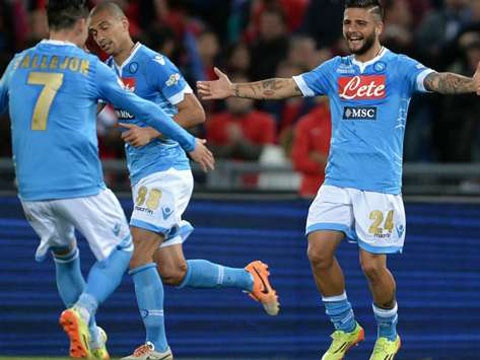 Fiorentina 1-3 Napoli: Len ngoi vo dich hinh anh