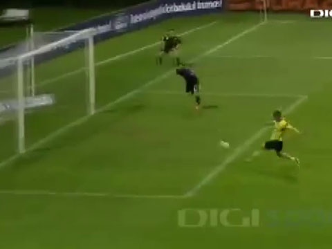 HLV noi dien voi pha bo lo khong tuong cua hoc tro hinh anh