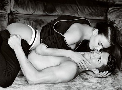 Hau truong Ronaldo khoa than chup anh cung Irina hinh anh