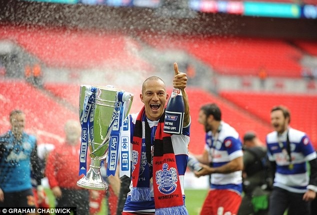 Derby County	0-1 QPR: Niem vui ngay tro lai hinh anh