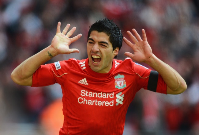 Suarez thong tri top 10 ban thang dep nhat nam cua Liverpool hinh anh