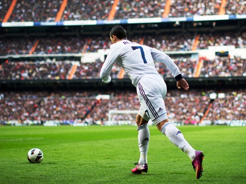 Nhung pha sut phat dang cap cua Ronaldo mua giai qua hinh anh