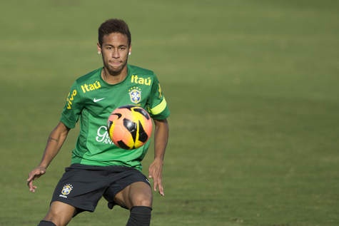 Pha sut penalty sieu di cua Neymar hinh anh