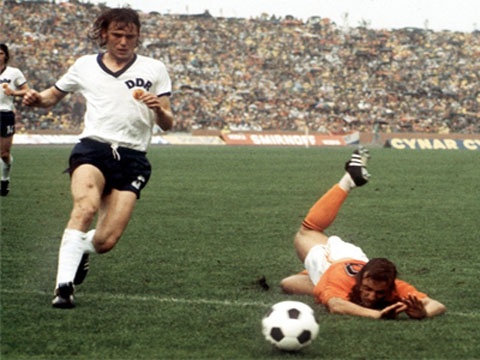 Lich su World Cup: Chuc vo dich nam 1974 cua Tay Duc hinh anh