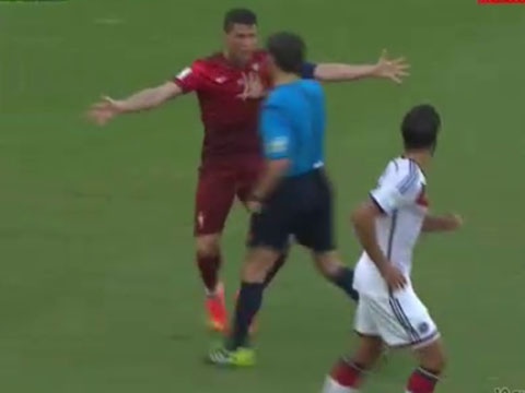 Ronaldo noi khung voi trong tai vi khong thoi 11 m hinh anh