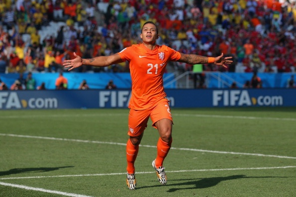 Ha Lan 2-0 Chile: Con loc thuc su hinh anh