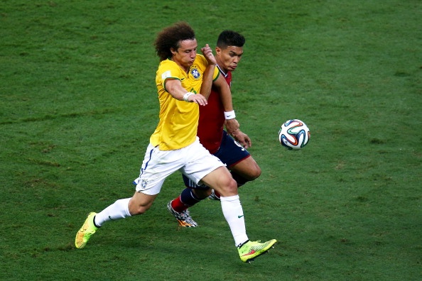 Pha sut phat tuyet dep cua David Luiz hinh anh