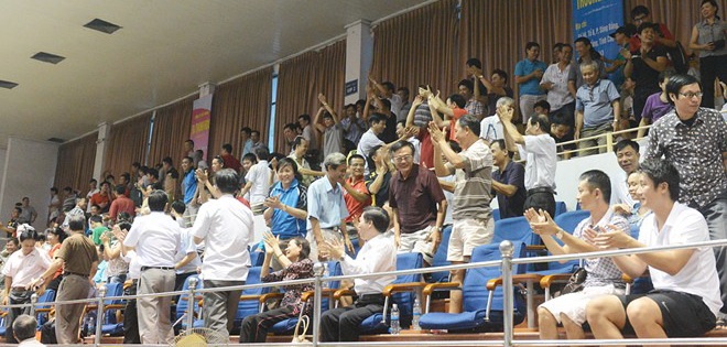 Le trao giai bong ban tranh cup Bao Ha Noi Moi hinh anh