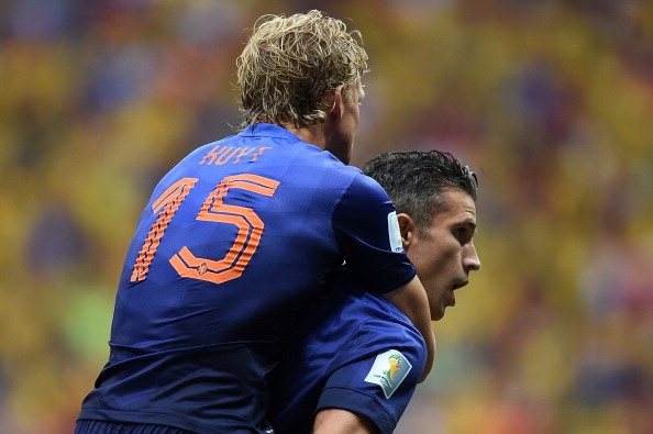 Persie lap cong mang ve ban thang mo ty so cho Ha Lan hinh anh