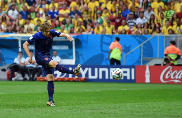 Daley Blind lap cong nang ty so len 2-0 hinh anh