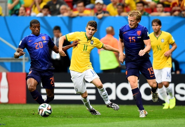 Tinh huong Oscar nga trong vong cam hinh anh