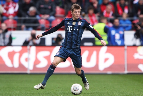 Nhung pha xu ly dang cap cua Toni Kroos hinh anh