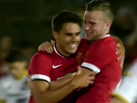 Sao tre M.U lap cong nang ty so len 4-0 cho M.U hinh anh