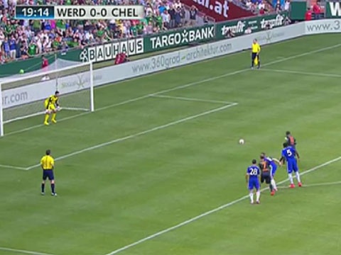 Ban thua dang tiec tren cham 11 m cua Chelsea hinh anh