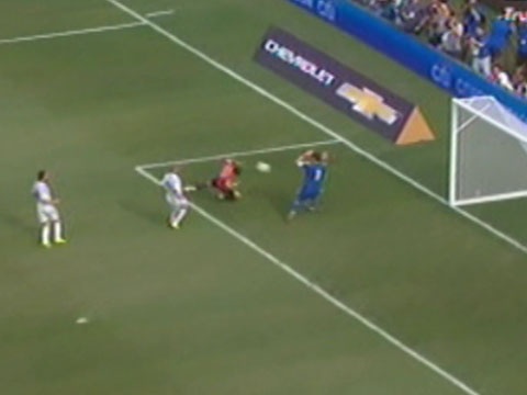 Chicharito danh dau ha guc thu thanh Casillas hinh anh