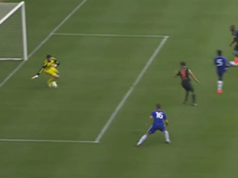 Pha cuu thua xuat than cua thu thanh Courtois hinh anh