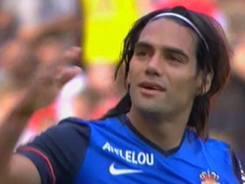 Falcao lap cong sau hon 6 thang nghi thi dau hinh anh