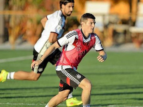 Toni Kroos ghi ban thang dau tien o Real Madrid hinh anh